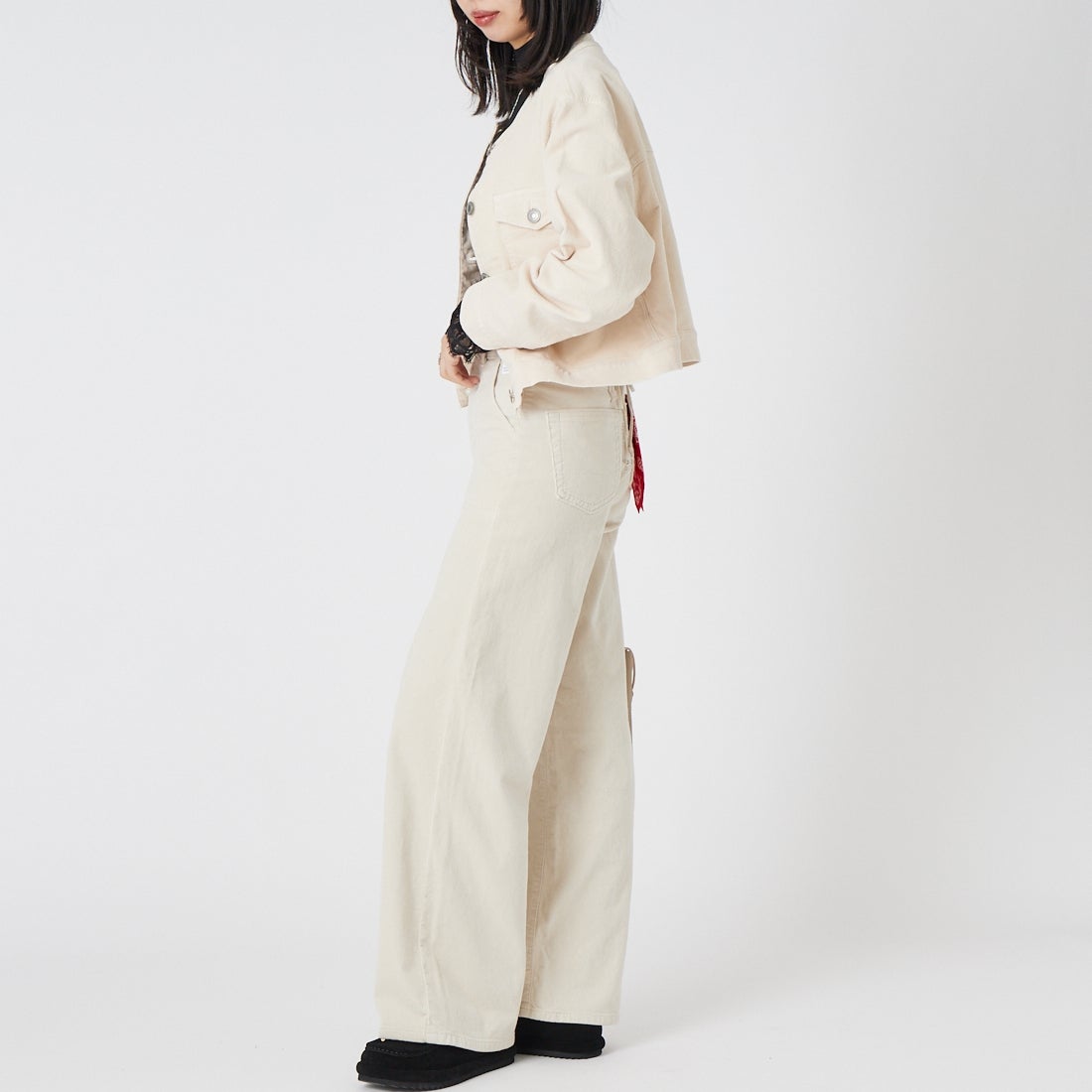 SOMETHING [サムシング] LISA コーデュロイ レースアップワイドパンツ [SN580W] 2634 IVORY &&モデル身長：162cm 着用サイズ：XS&&