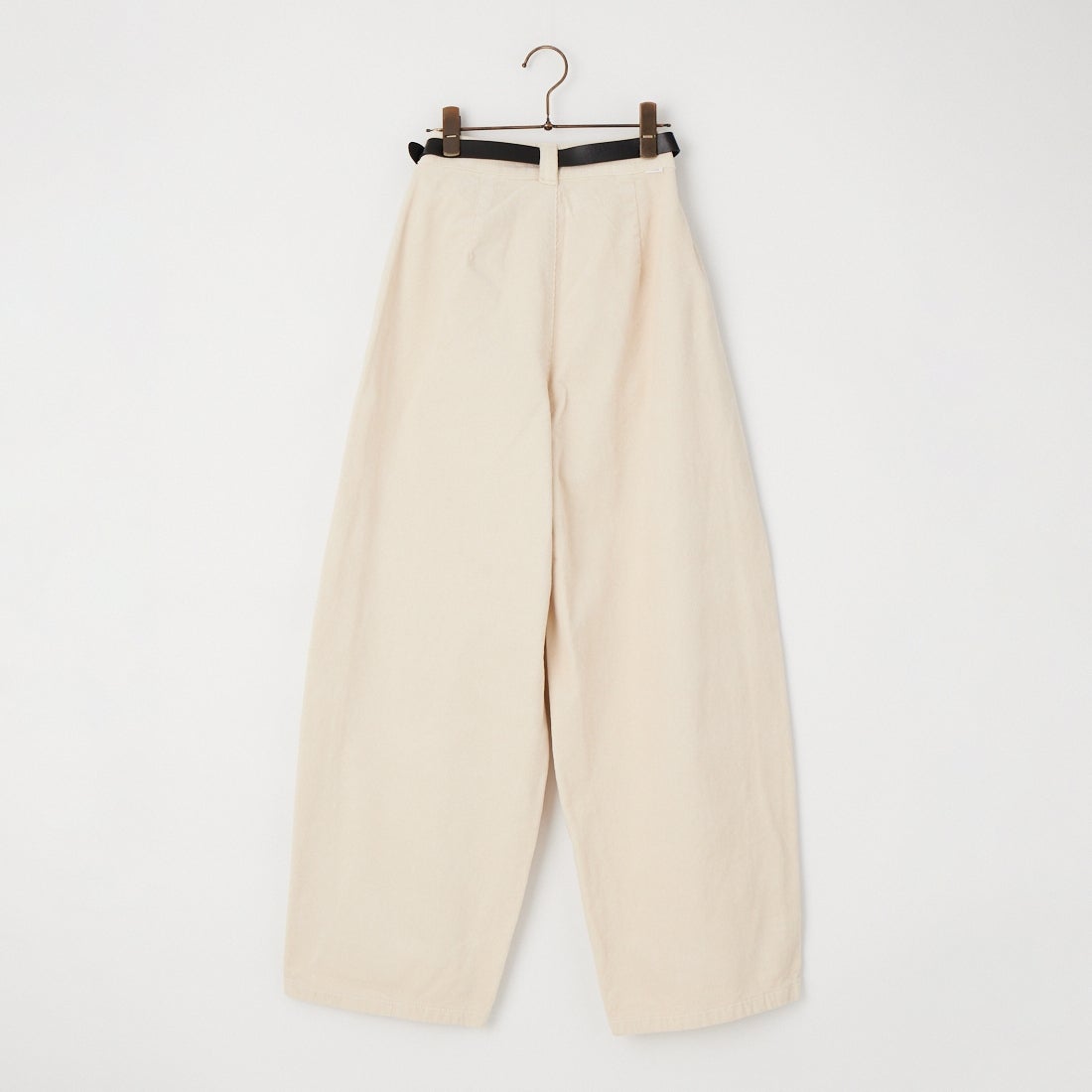 SOMETHING [サムシング] ベルト付き タックカーブワイドパンツ [SN708W] 2634 IVORY