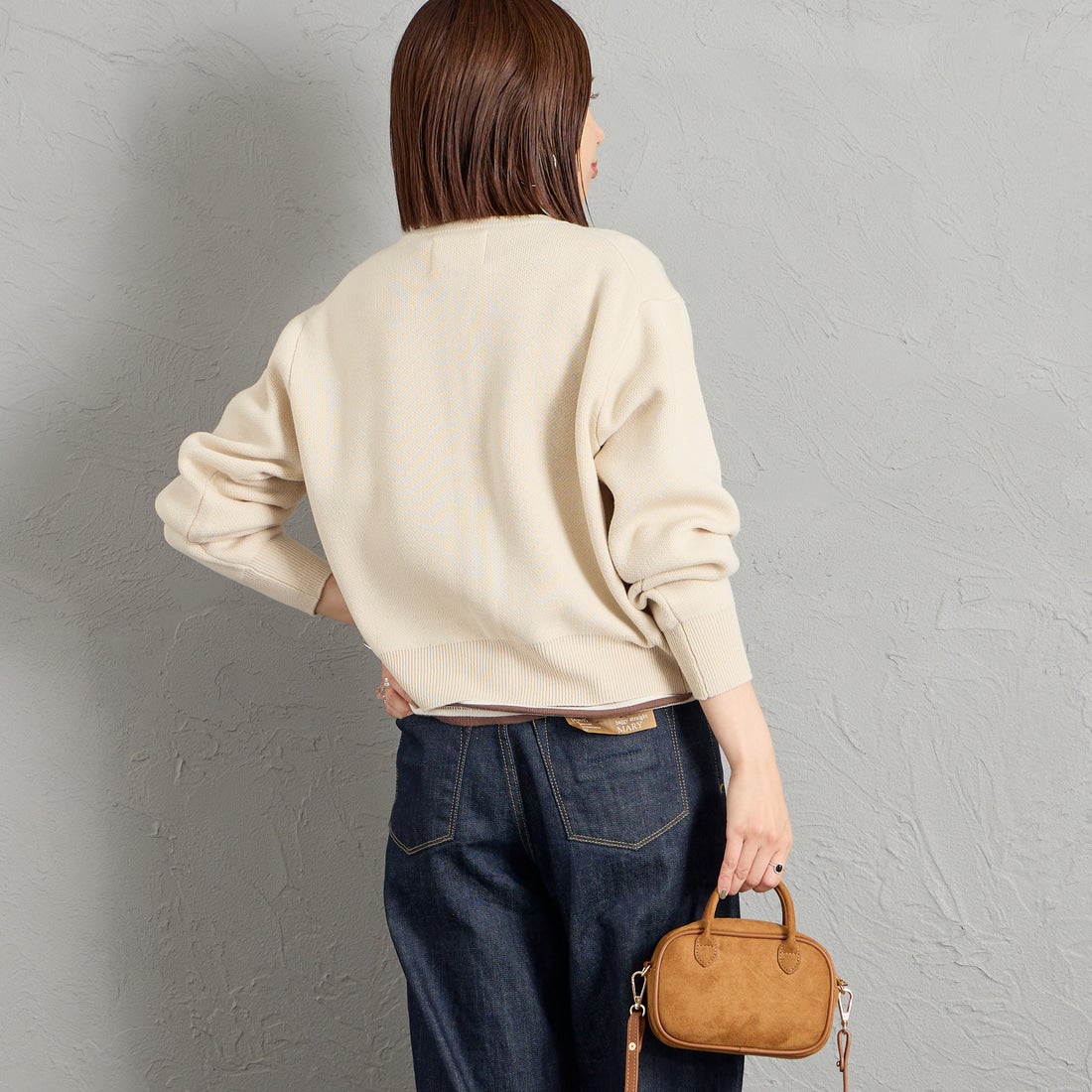 KELTY [ケルティ] 別注 ワンポイントロゴ クルーネックニットカーディガン [KE263W30IN01-JF] OATMEAL &&モデル身長：159cm 着用サイズ：M&&