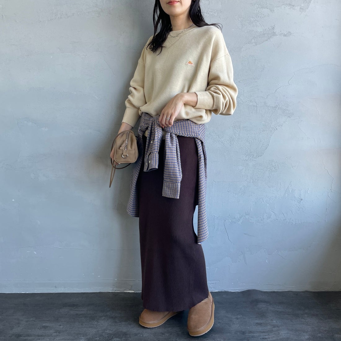 KELTY [ケルティ] 別注 ワンポイントロゴ スウェットライクニット [KE26W001-JF] OATMEAL &&モデル身長：160cm 着用サイズ：M&&