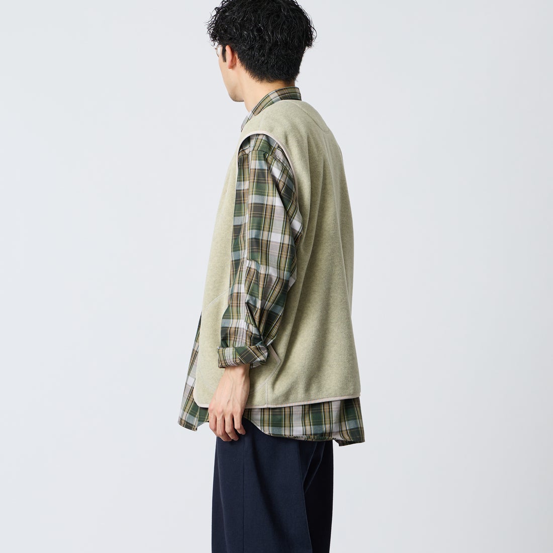 DANTON [ダントン] フリースノーカラーベスト [DT-A0799] MARBLE &&モデル身長：168cm 着用サイズ：44&&