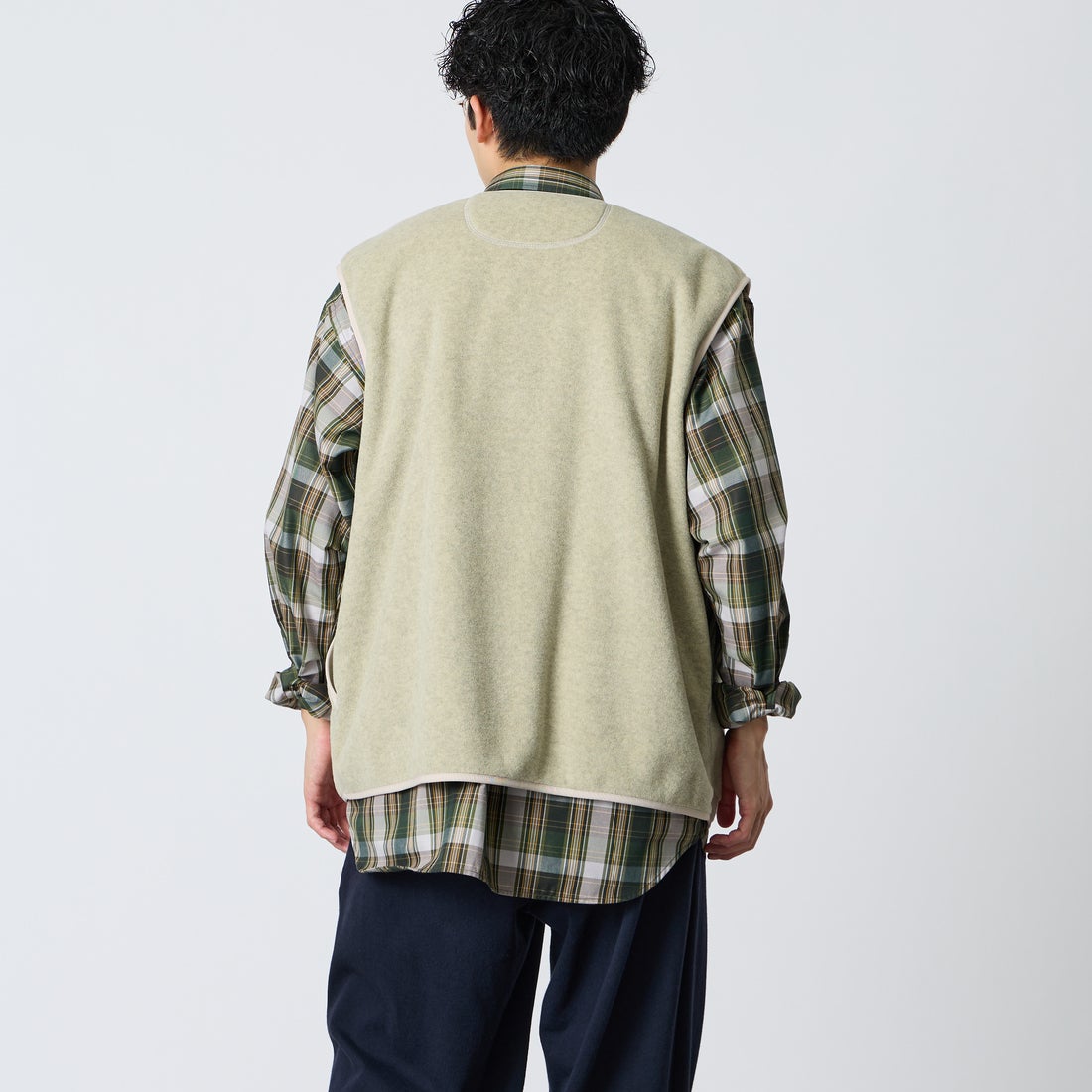 DANTON [ダントン] フリースノーカラーベスト [DT-A0799] MARBLE &&モデル身長：168cm 着用サイズ：44&&
