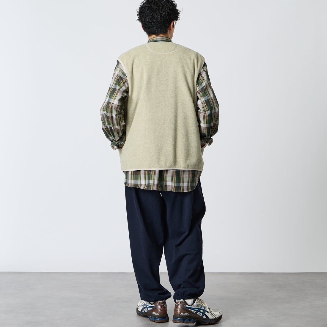 DANTON [ダントン] フリースノーカラーベスト [DT-A0799] MARBLE &&モデル身長：168cm 着用サイズ：44&&