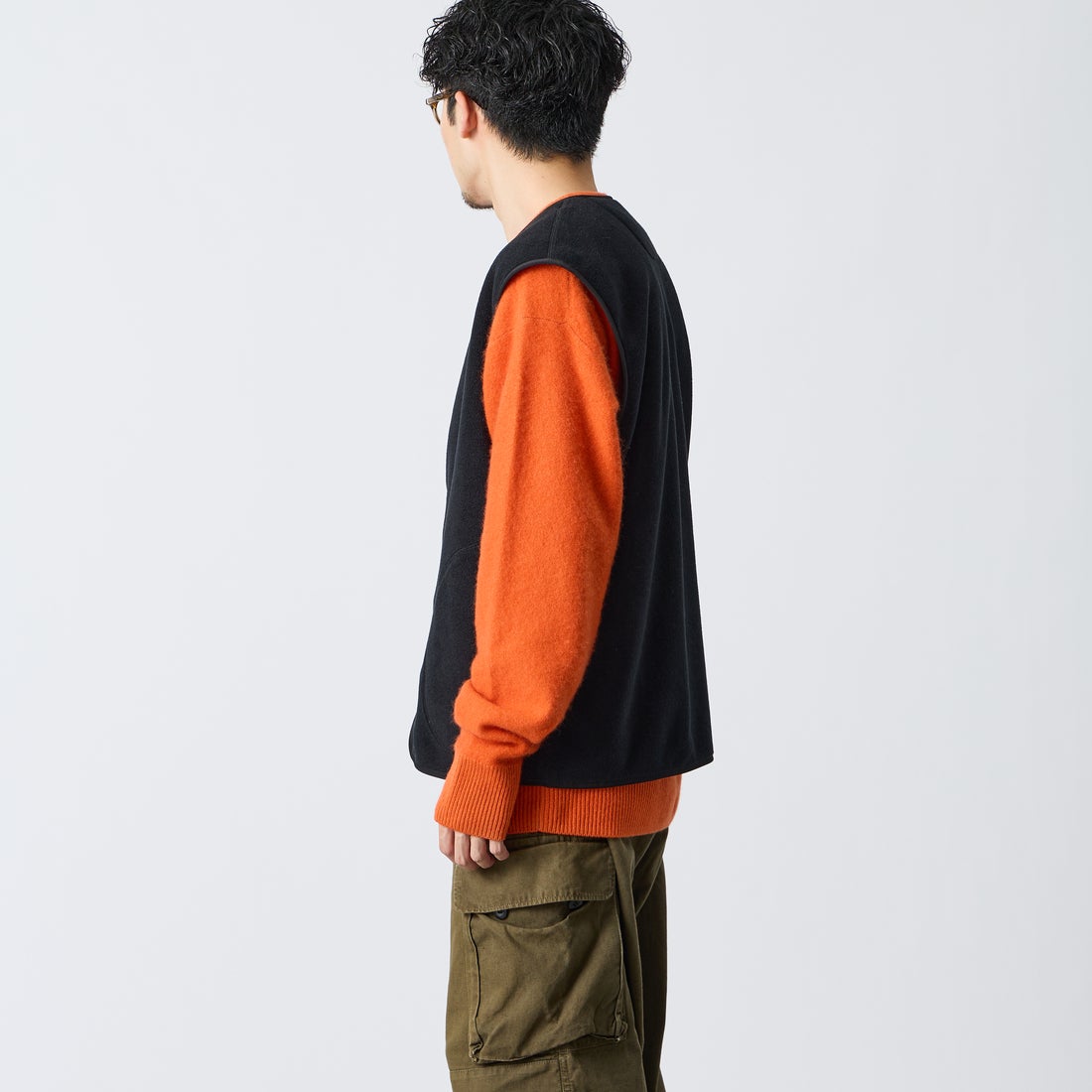 DANTON [ダントン] フリースノーカラーベスト [DT-A0799] BLACK &&モデル身長：168cm 着用サイズ：42&&