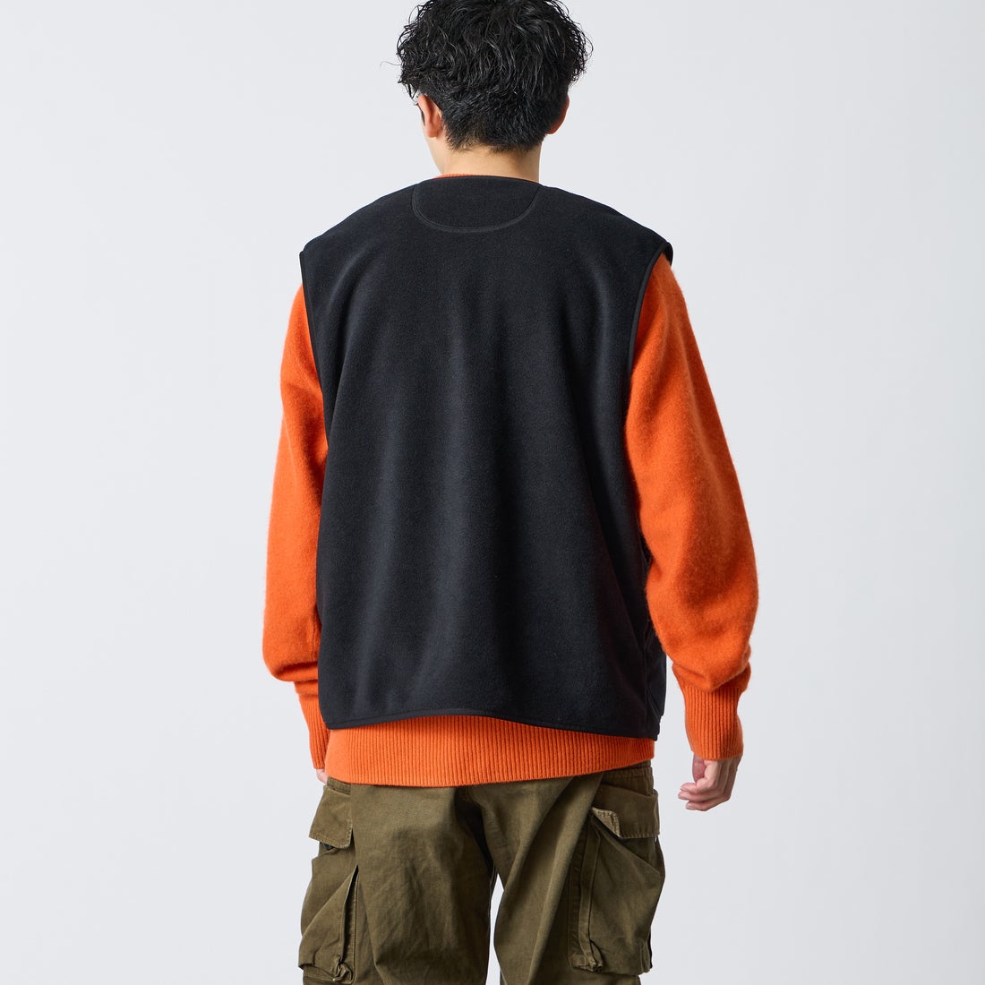 DANTON [ダントン] フリースノーカラーベスト [DT-A0799] BLACK &&モデル身長：168cm 着用サイズ：42&&