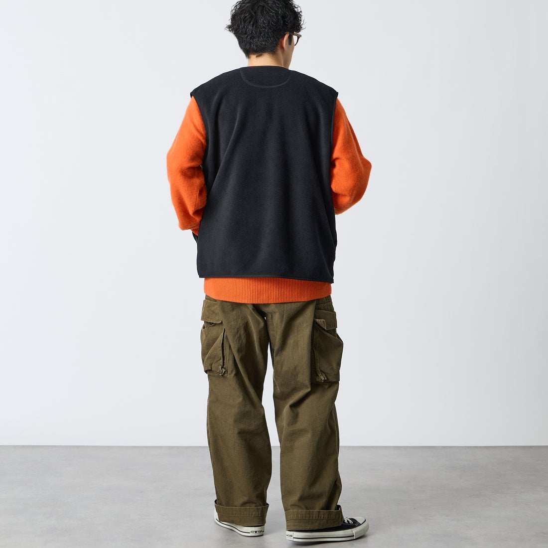 DANTON [ダントン] フリースノーカラーベスト [DT-A0799] BLACK &&モデル身長：168cm 着用サイズ：42&&