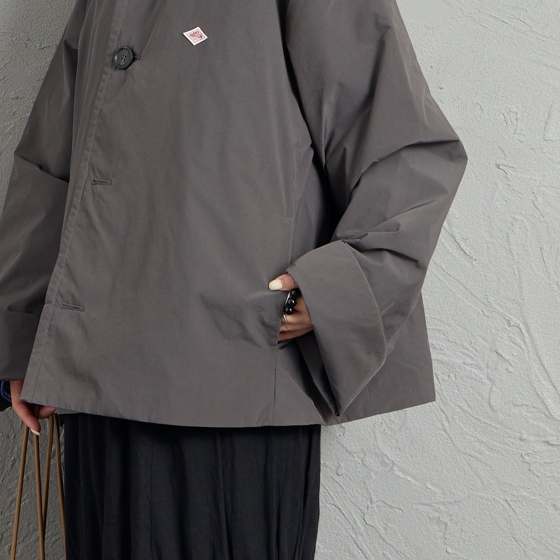 DANTON [ダントン] フードジャケット [DT-A0673KTF] CHARCOAL &&モデル身長：150cm 着用サイズ：36&&
