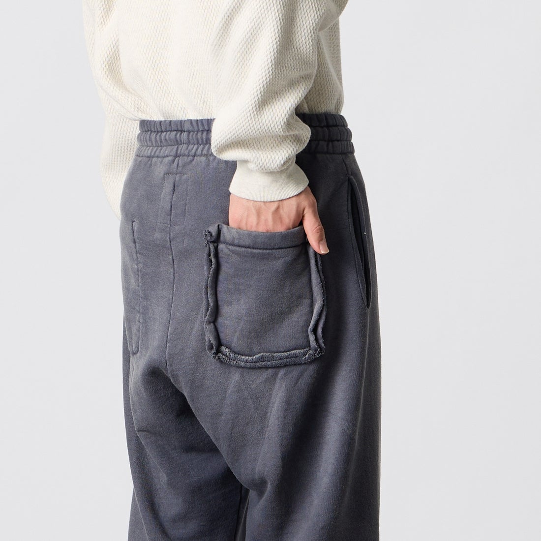 BOW WOW [バウワウ] ウェザード スウェットパンツ [BWU-WSPE] EGGPLANT &&モデル身長：177cm 着用サイズ：M&&