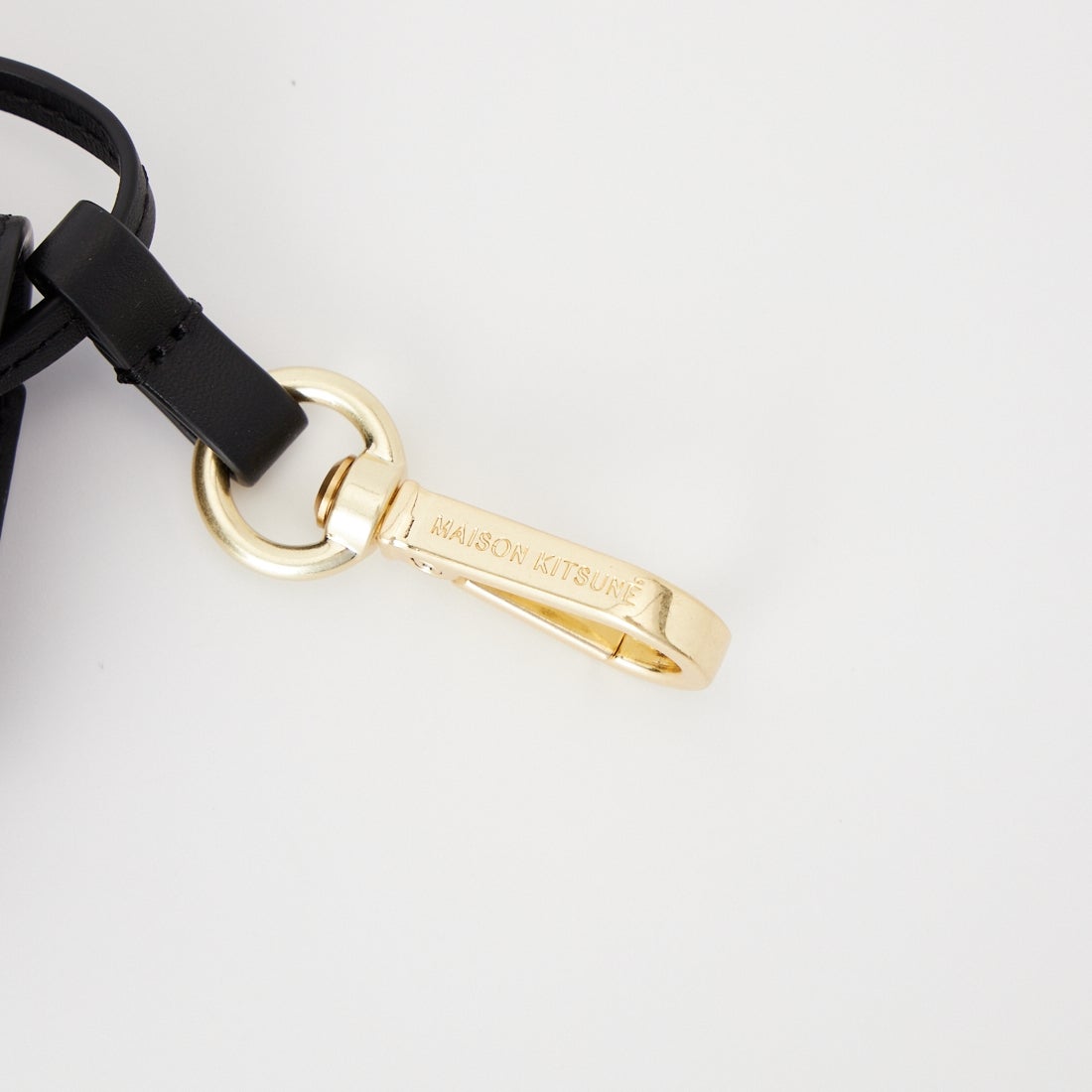 MAISON KITSUNE [メゾン キツネ] EDIE AIRPODS ホルダー [MRUAO03LR0072] P199 BLACK