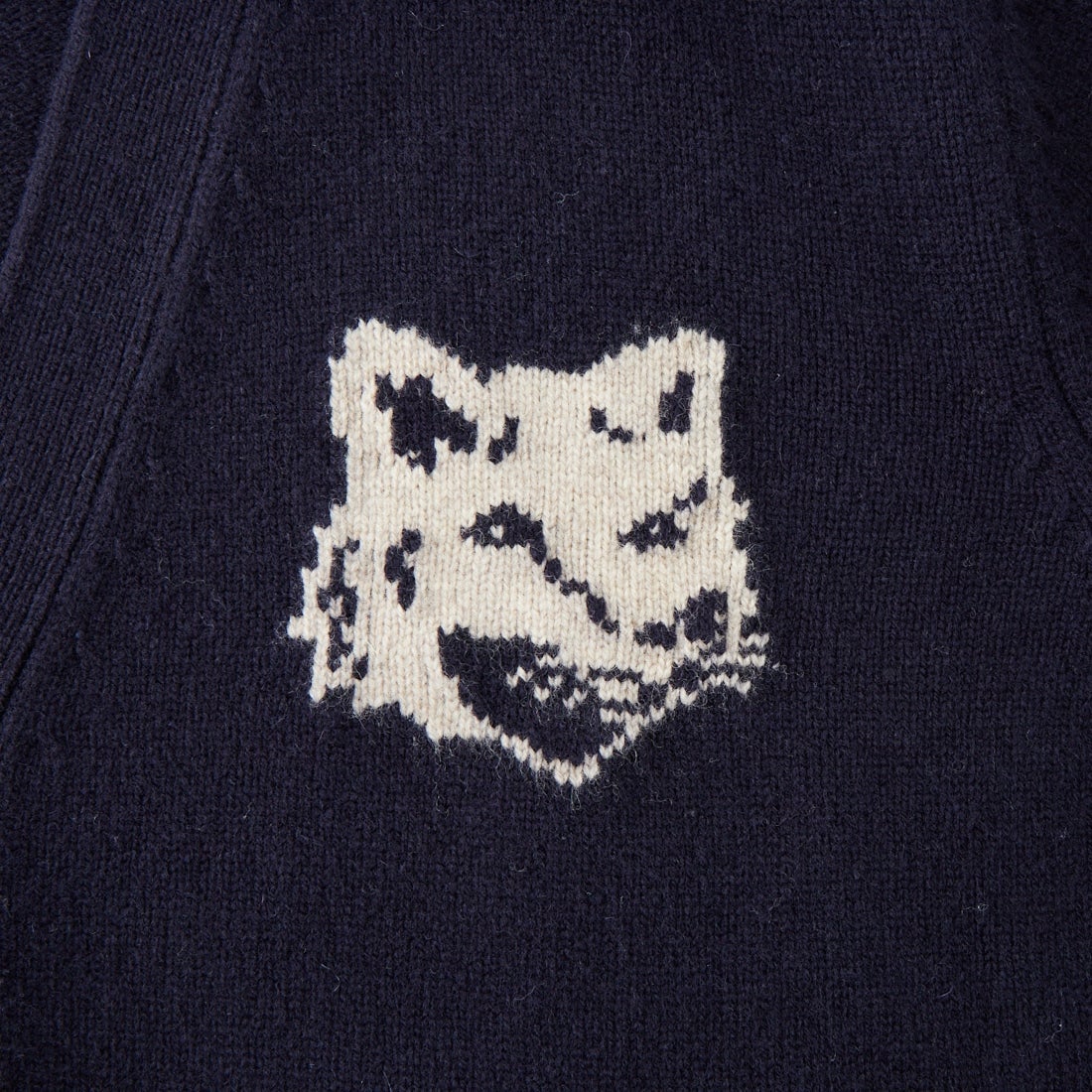 MAISON KITSUNE [メゾン キツネ] フォックスヘッド インターシャ メリノ カーディガン [PM00509KM0329] 0630 NAVY/