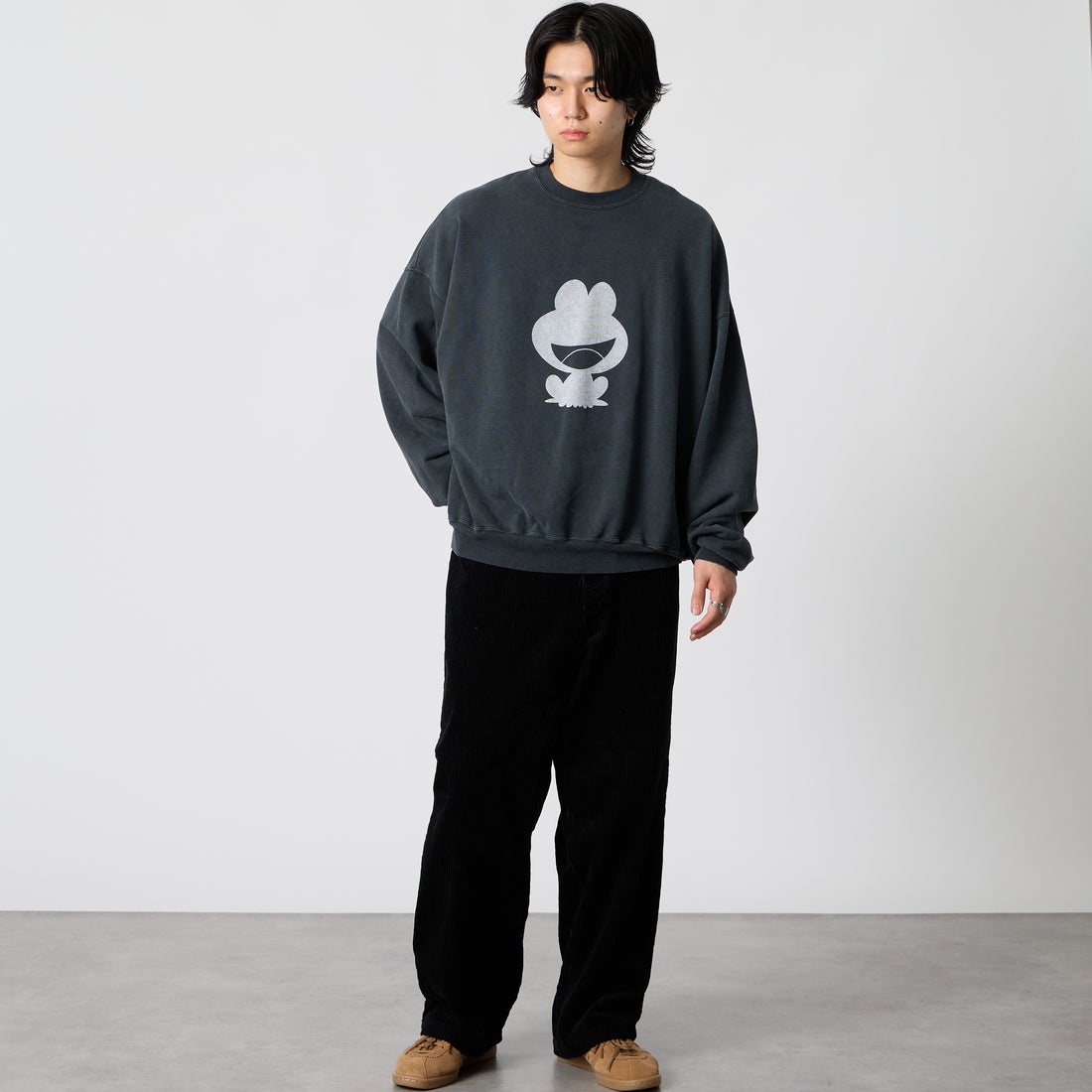 SEDAN ALL-PURPOSE [セダン オールパーパス] CORDUROY BAGGY JEANS [SD26F-PT06] BLACK &&モデル身長：177cm 着用サイズ：M&&