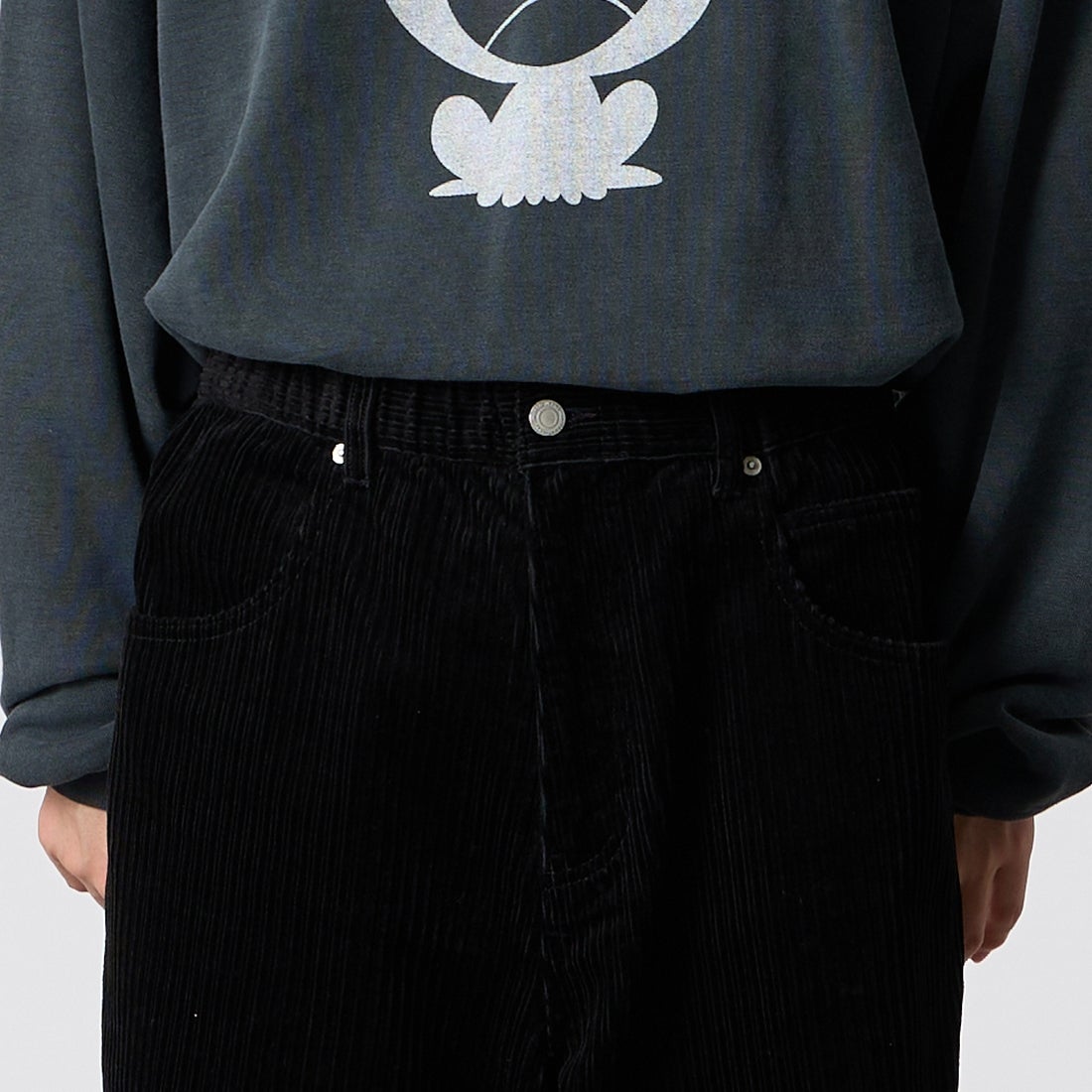 SEDAN ALL-PURPOSE [セダン オールパーパス] CORDUROY BAGGY JEANS [SD26F-PT06] BLACK &&モデル身長：177cm 着用サイズ：M&&
