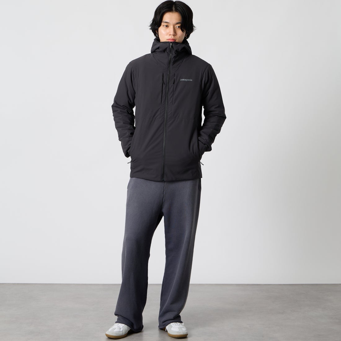 patagonia [パタゴニア] ナノエア ライト フーディ [82880] INBK &&モデル身長：177cm 着用サイズ：M&&