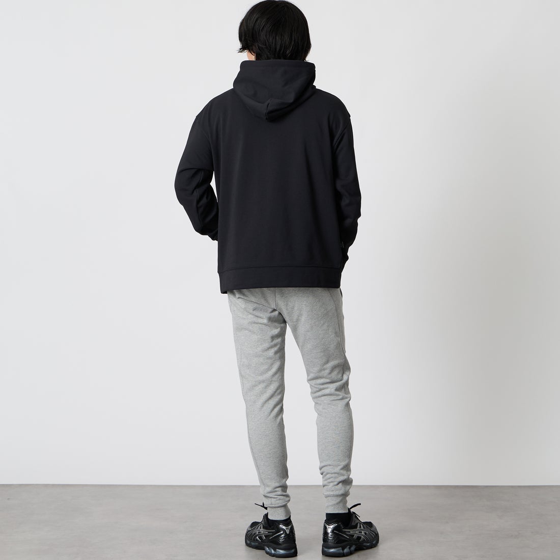 SY32 [エスワイサーティトゥ] 刺繍 オーバーサイズ プルオーバーフーディ [32-26A1-20] BLACK &&モデル身長：177cm 着用サイズ：M&&