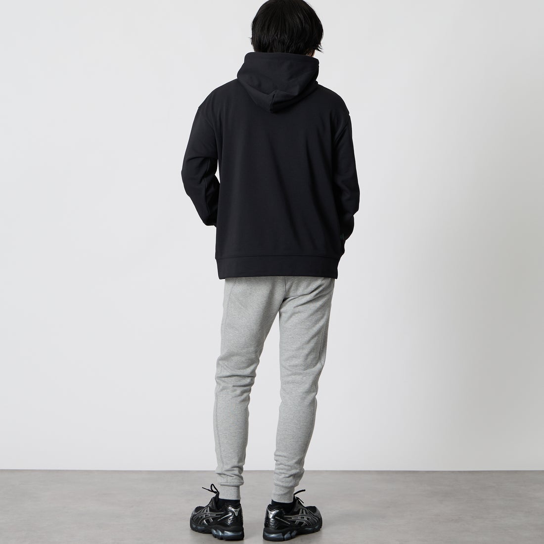 SY32 [エスワイサーティトゥ] 刺繍 オーバーサイズ プルオーバーフーディ [32-26A1-20] BLACK &&モデル身長：177cm 着用サイズ：M&&