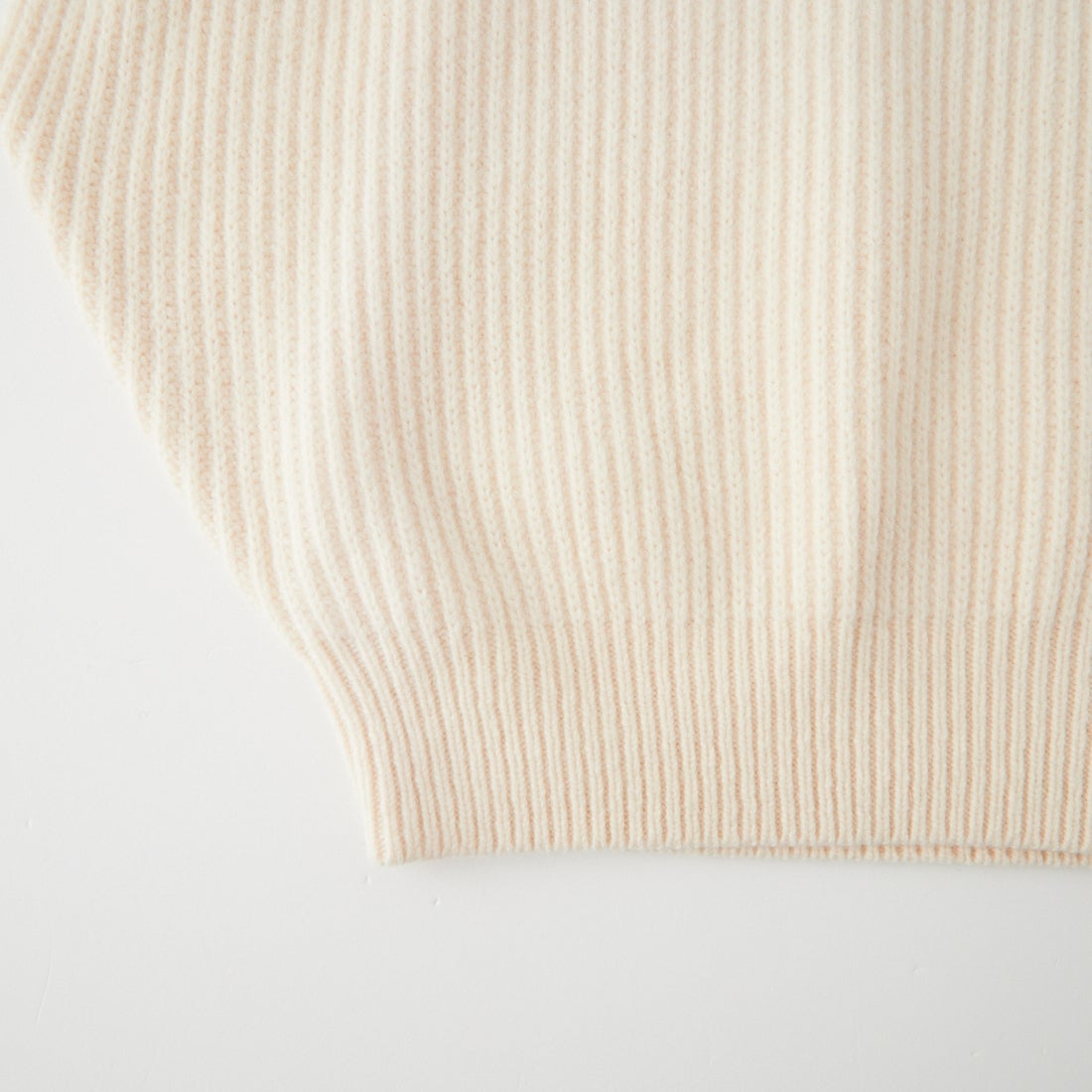 BLOSSOM [ブロッサム] MAON タートルネック スリーブレスニット [BL-NT-26FW-04] IVORY