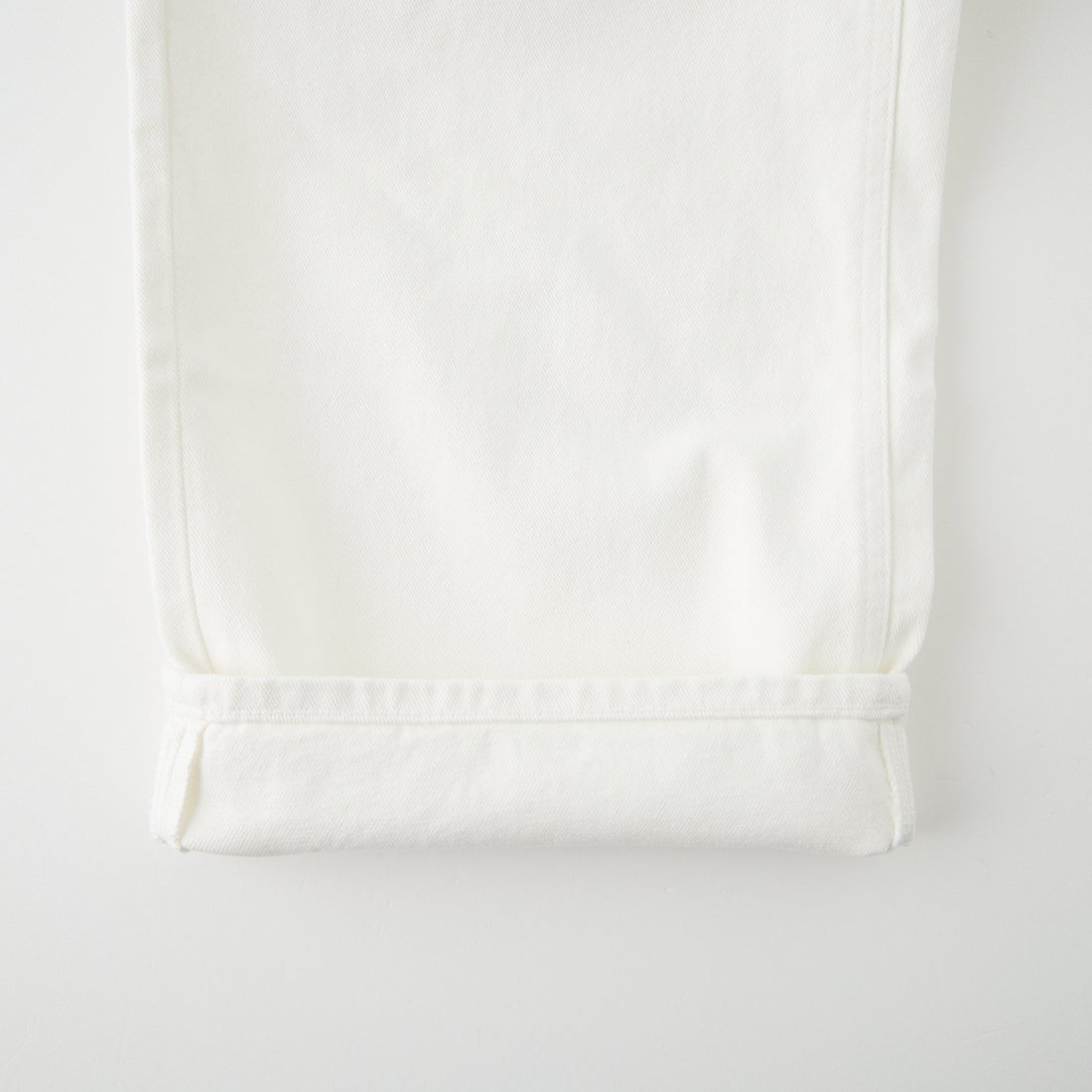 GBH [ジービーエイチ] ワイド シンチバックジーンズ [APC1PT130WHS] WHITE