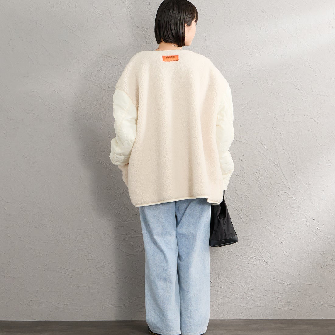 UNIVERSAL OVERALL [ユニバーサルオーバーオール] 別注 ボア切替 キルティングジャケット [U2632451IN-JF] IVORY &&モデル身長：150cm 着用サイズ：F&&