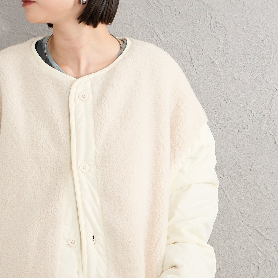 UNIVERSAL OVERALL [ユニバーサルオーバーオール] 別注 ボア切替 キルティングジャケット [U2632451IN-JF] IVORY &&モデル身長：150cm 着用サイズ：F&&