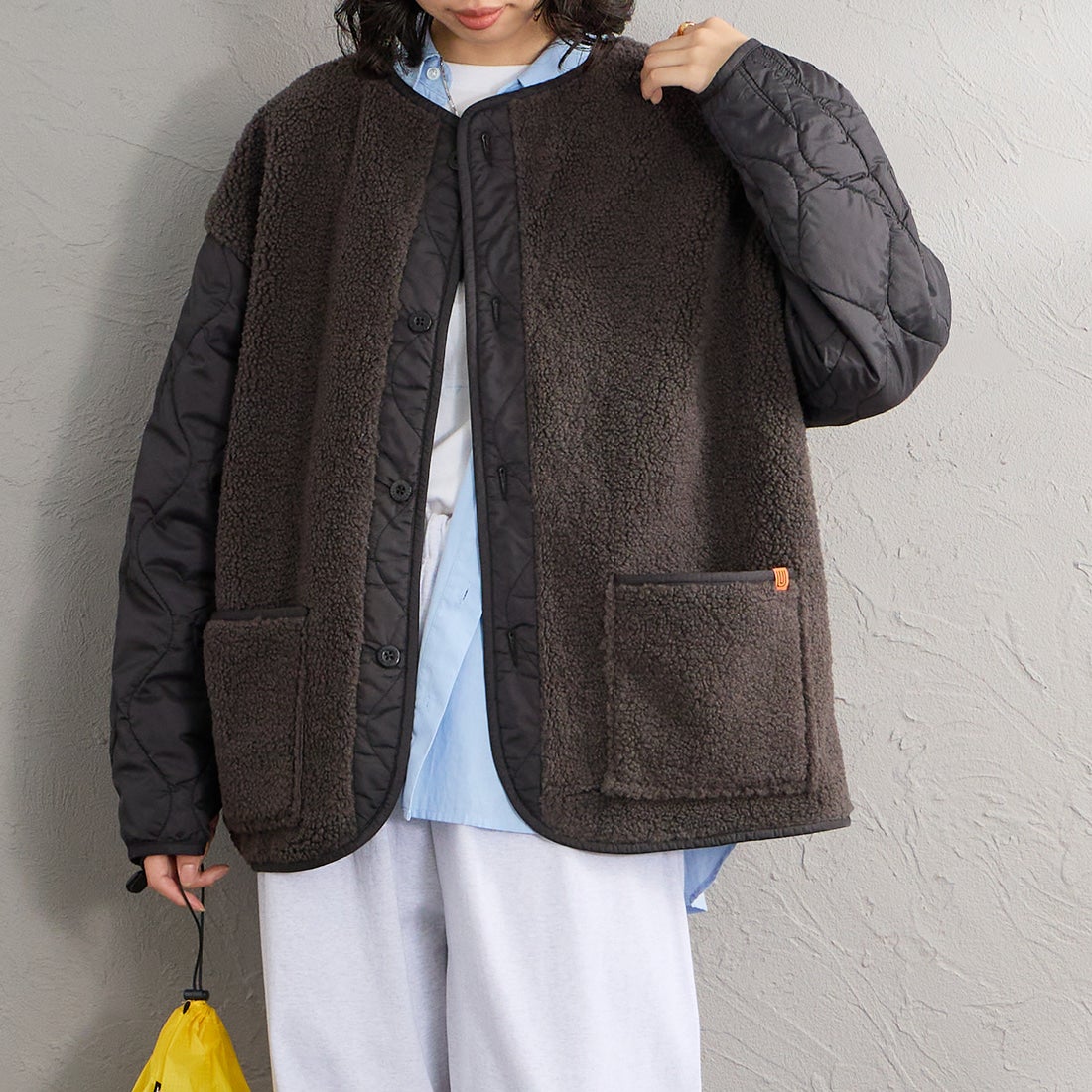 UNIVERSAL OVERALL [ユニバーサルオーバーオール] 別注 ボア切替 キルティングジャケット [U2632451IN-JF] BLACK &&モデル身長：162cm 着用サイズ：F&&
