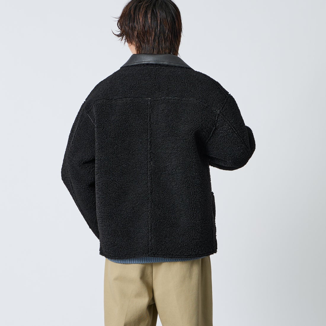 UNIVERSAL OVERALL [ユニバーサルオーバーオール] 別注 リバーシブル フェイクレザー ボアジャケット [U2633413IN-JF] BLACK &&モデル身長：177cm 着用サイズ：L&&