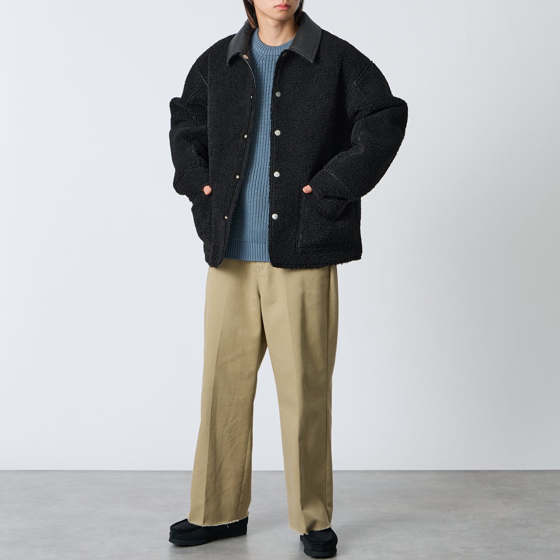 UNIVERSAL OVERALL [ユニバーサルオーバーオール] 別注 リバーシブル フェイクレザー ボアジャケット [U2633413IN-JF] BLACK &&モデル身長：177cm 着用サイズ：L&&