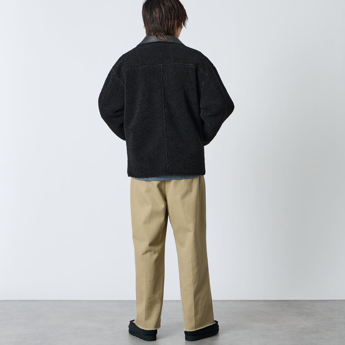 UNIVERSAL OVERALL [ユニバーサルオーバーオール] 別注 リバーシブル フェイクレザー ボアジャケット [U2633413IN-JF] BLACK &&モデル身長：177cm 着用サイズ：L&&