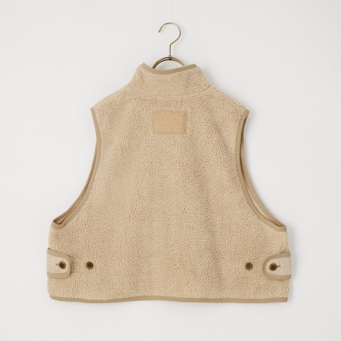 tumugu: [ツムグ] ジェシーボア×フリースベスト [TC26314] 10 BEIGE
