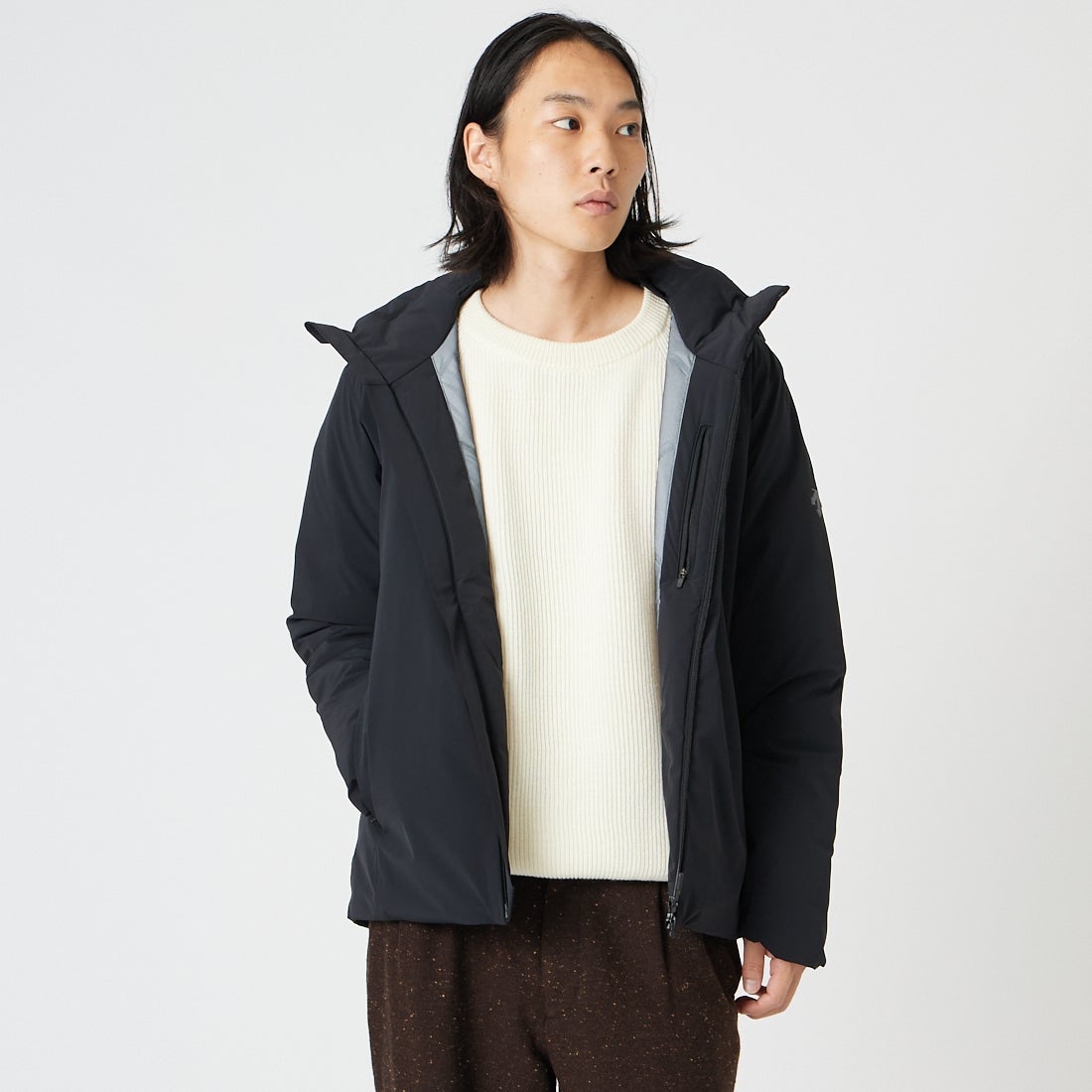 DESCENTE ALLTERRAIN [デサントオルテライン] 水沢ダウン インビジブルダウンジャケット [DU6FDJM4M] BK00 &&モデル身長：175cm 着用サイズ：M&&