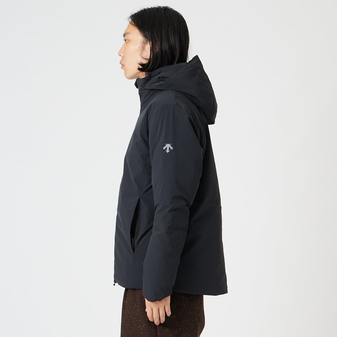 DESCENTE ALLTERRAIN [デサントオルテライン] 水沢ダウン インビジブルダウンジャケット [DU6FDJM4M] BK00 &&モデル身長：175cm 着用サイズ：M&&