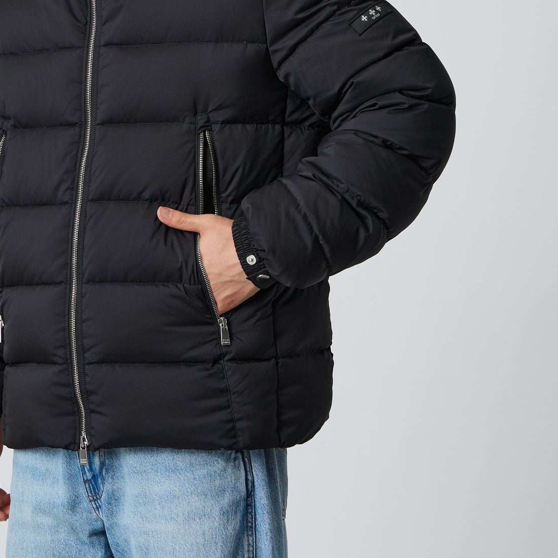 TATRAS [タトラス] CIZIO/シツィオ ダウンジャケット [MCKA0017013588] BLACK &&モデル身長：177cm 着用サイズ：3&&