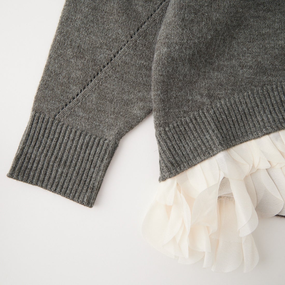 CHIGNON [シニヨン] サークルヘムニットプルオーバー [9565-415JR] GRAY