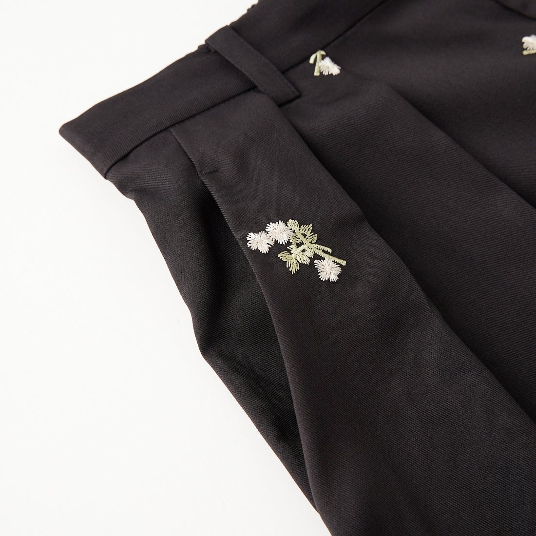 CHIGNON [シニヨン] タイニーフローラルパンツ [3865-306YX] BLACK