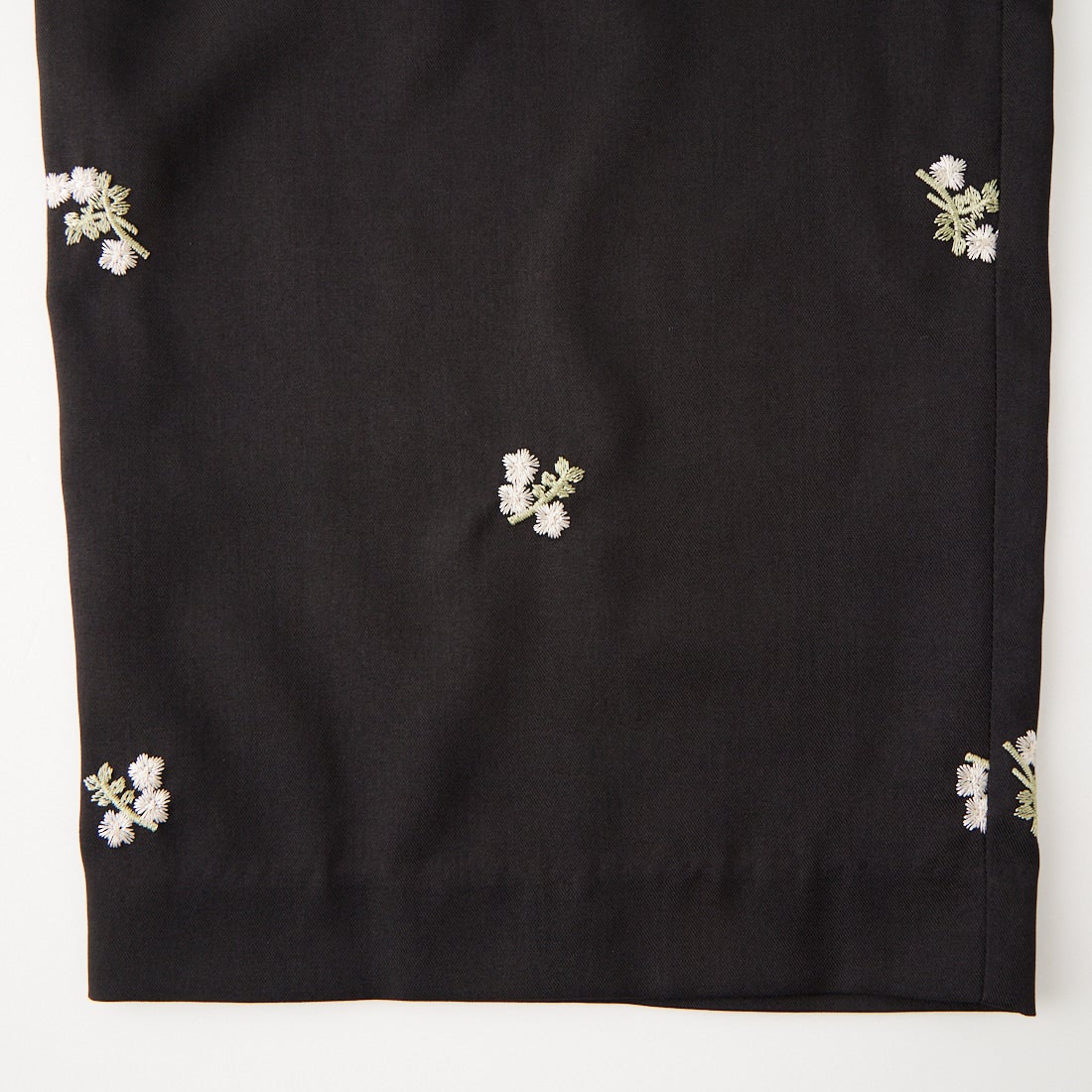 CHIGNON [シニヨン] タイニーフローラルパンツ [3865-306YX] BLACK
