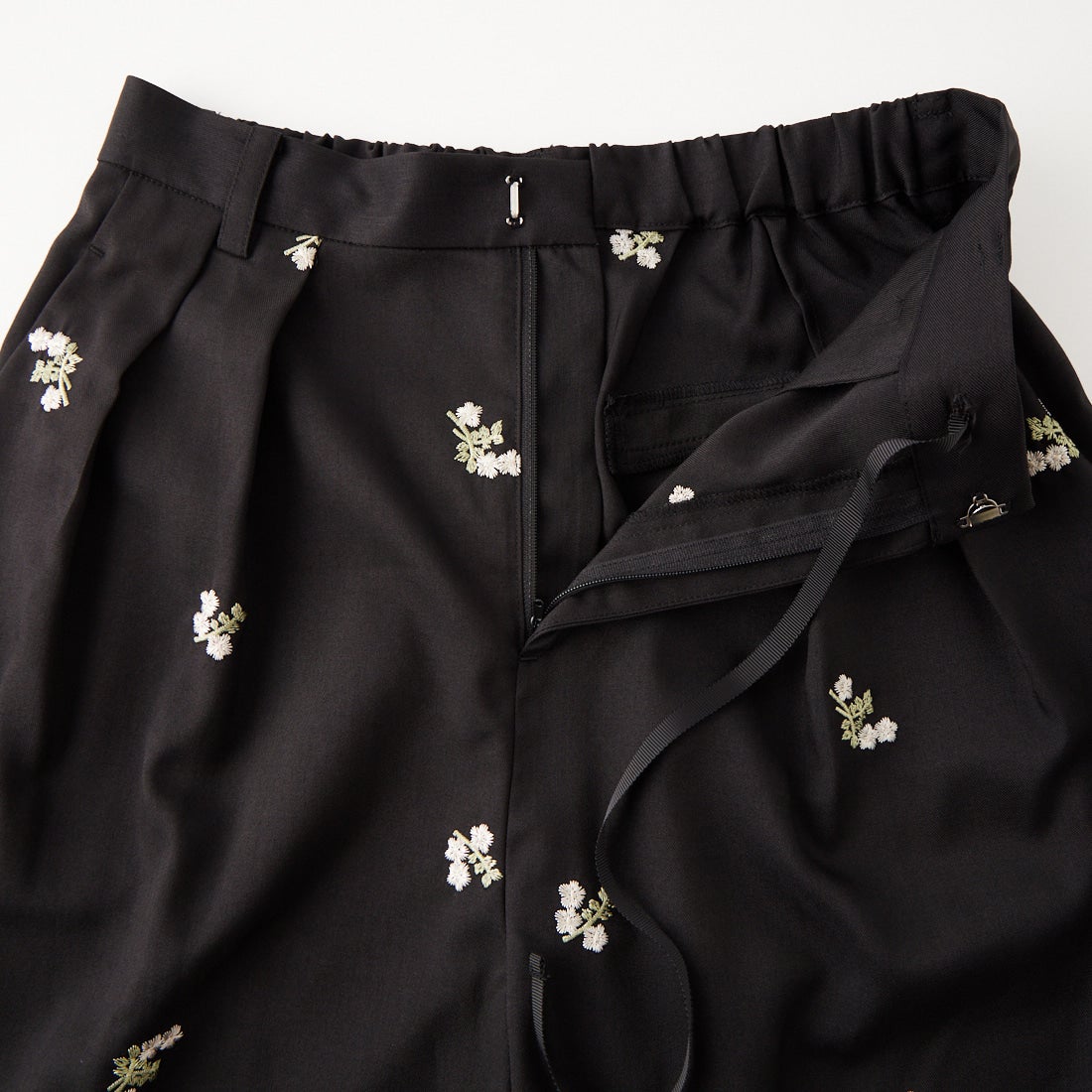 CHIGNON [シニヨン] タイニーフローラルパンツ [3865-306YX] BLACK