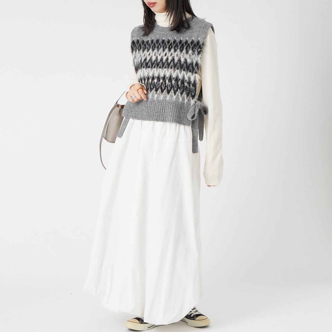 CHIGNON [シニヨン] シャギージャガードレイヤードベスト [9265-417YL] GRAY &&モデル身長：162cm 着用サイズ：F&&