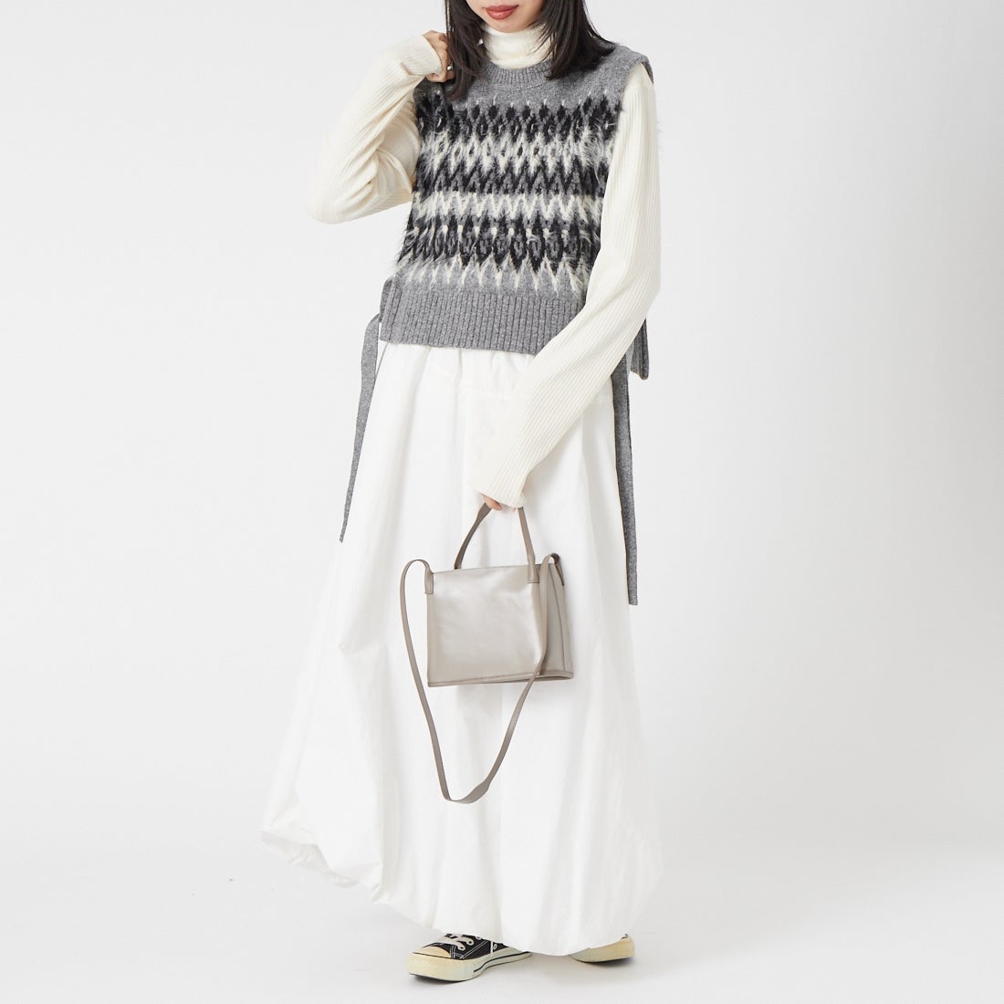 CHIGNON [シニヨン] シャギージャガードレイヤードベスト [9265-417YL] GRAY &&モデル身長：162cm 着用サイズ：F&&