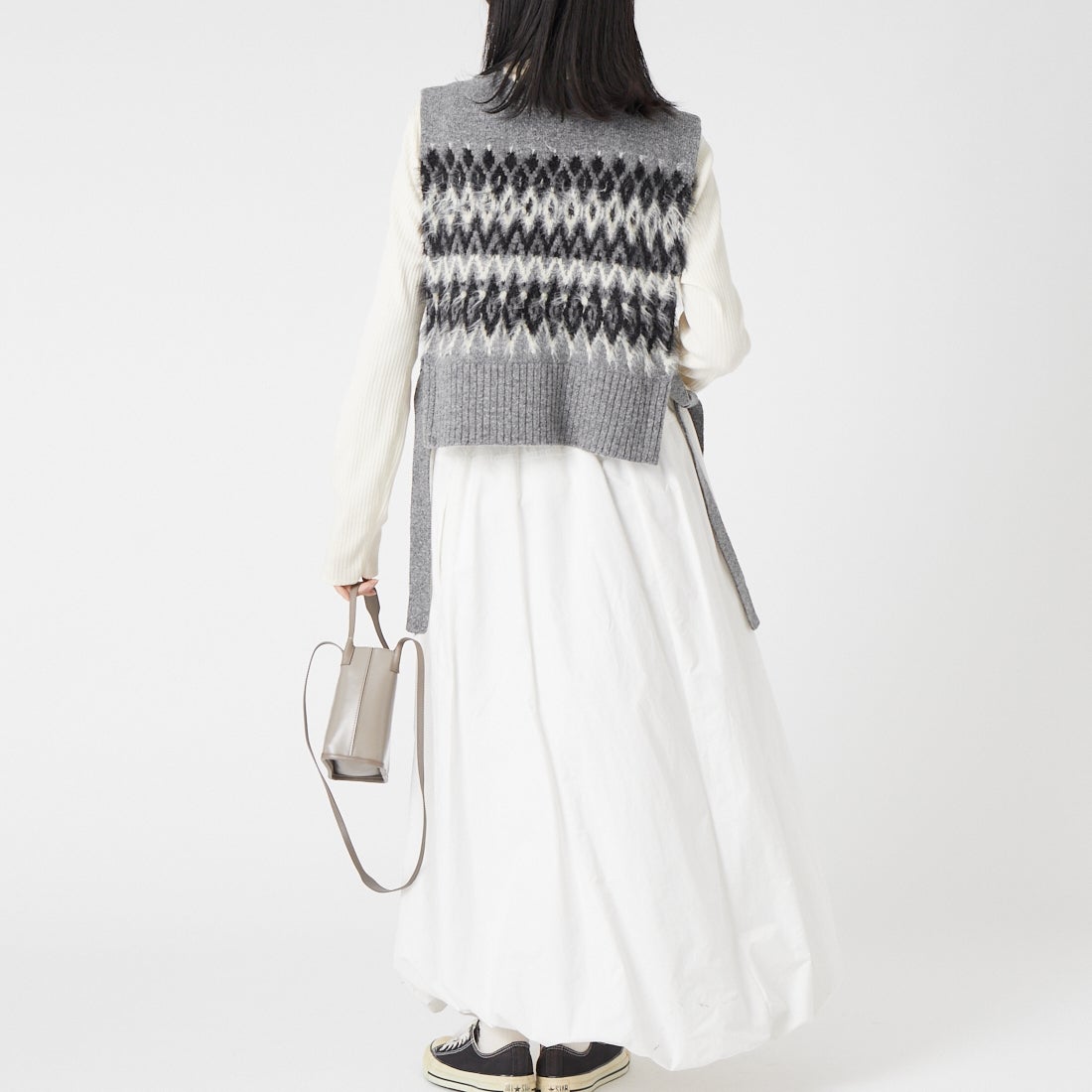 CHIGNON [シニヨン] シャギージャガードレイヤードベスト [9265-417YL] GRAY &&モデル身長：162cm 着用サイズ：F&&