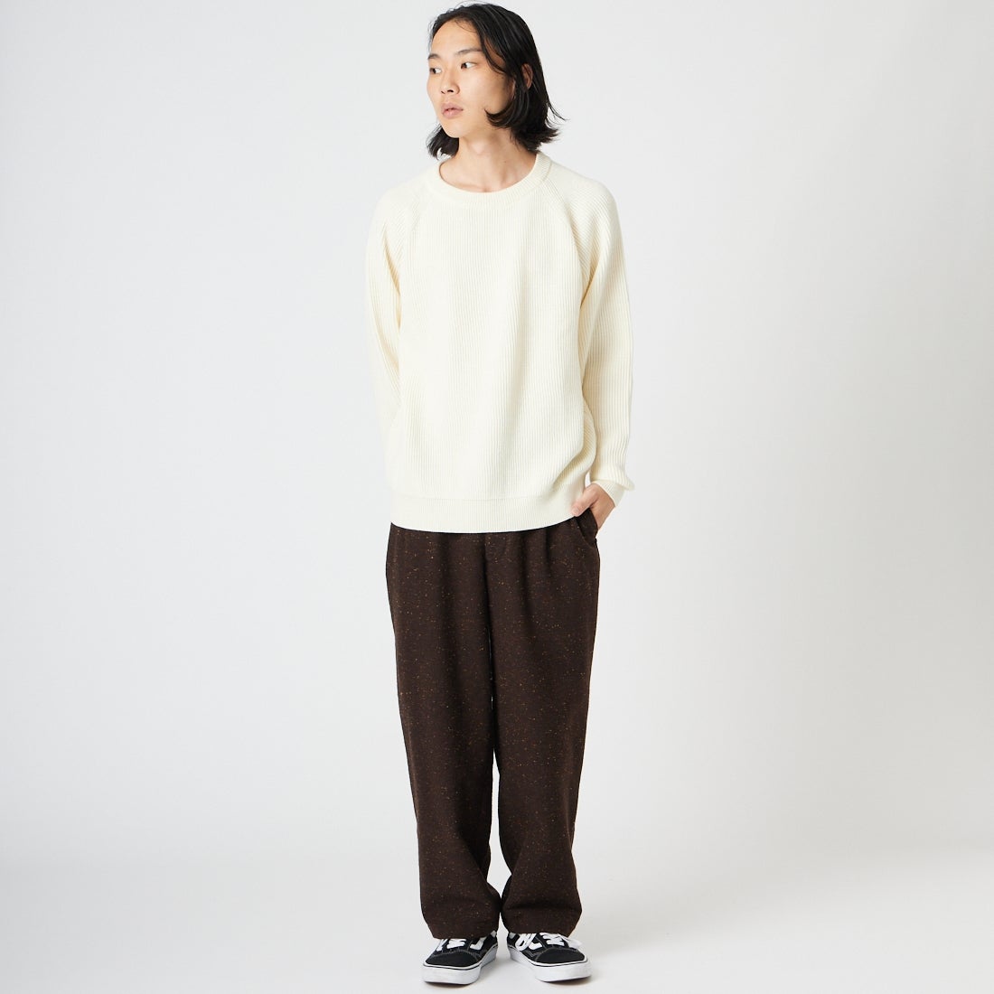 Vincent et Mireille [ヴァンソン エ ミレイユ] 別注 クルーネックニット [VM262IN00100-JF] IVORY &&モデル身長：175cm 着用サイズ：40&&