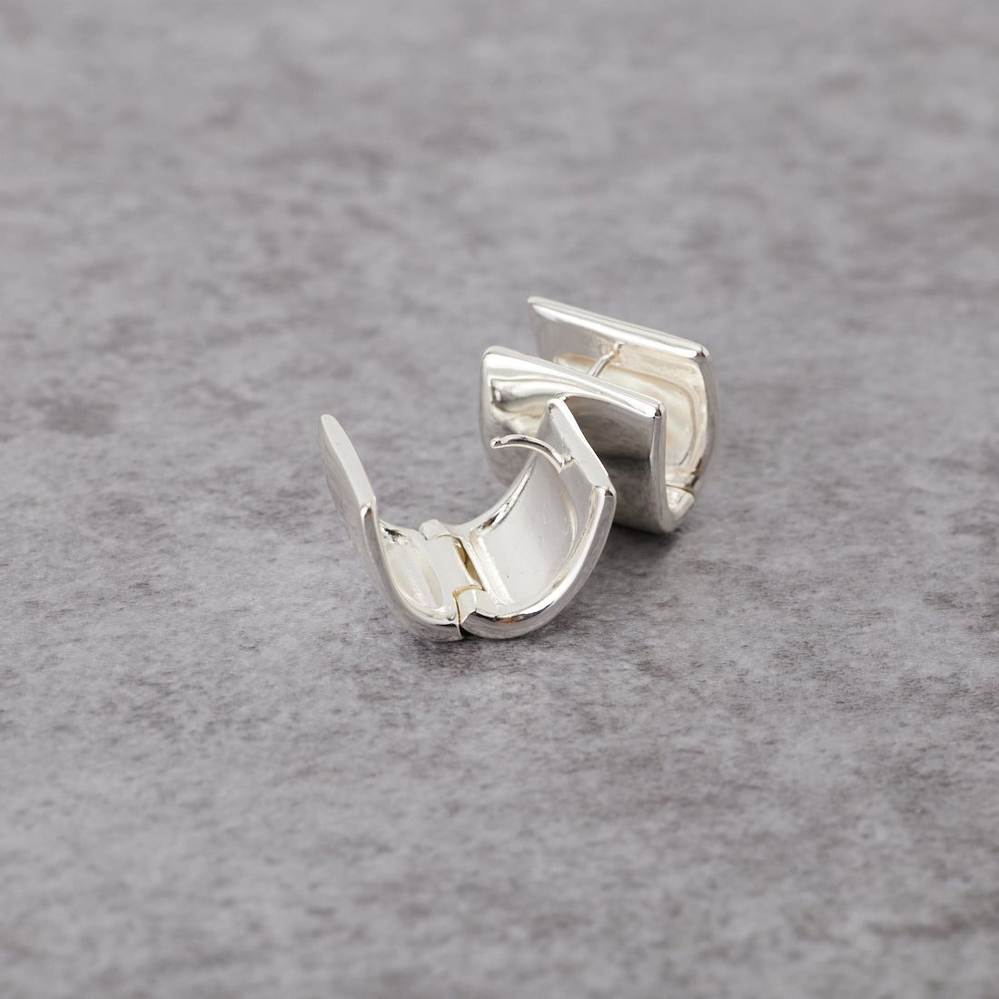 CHIGNON [シニヨン] メルティスクエア Wフェイスピアス [0065-455SH] SILVER