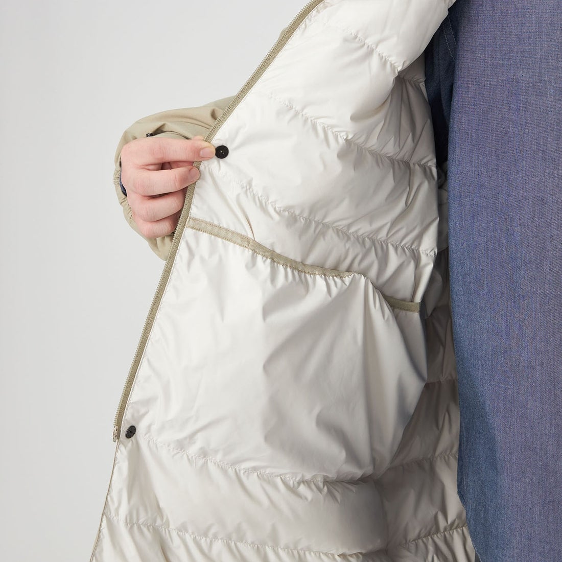 THE NORTH FACE PURPLE LABEL [ザ ノースフェイス パープルレーベル] ダブルピークフィールドダウンコート [N25FB106] BE BEIGE &&モデル身長：177cm 着用サイズ：M&&