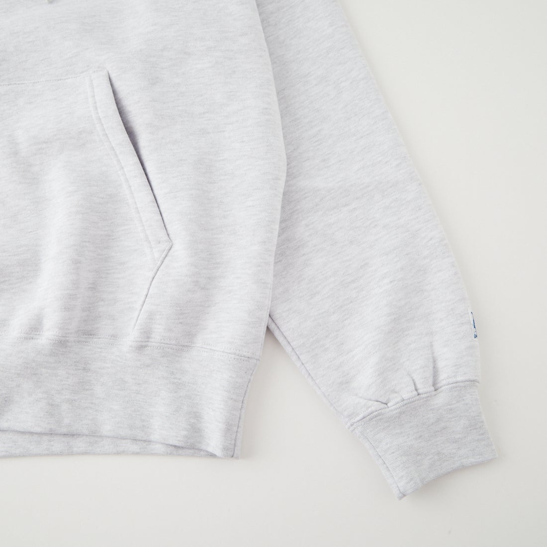 The Endless Summer [エンドレスサマー] 別注 フードロゴ刺繍スウェットパーカー [1050-26774502-JF] MIX GRAY