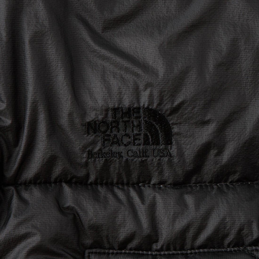 THE NORTH FACE PURPLE LABEL [ザ ノースフェイス パープルレーベル] フィールドダウンケープ [N26FK061] K BLACK