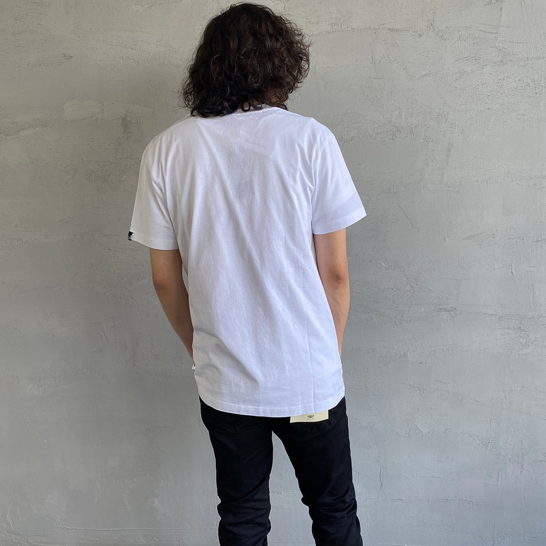 DEUS EX MACHINA [デウス エクス マキナ] SHIELD Tシャツ [T-DMW41808E] WHITE&&モデル身長：173cm 着用サイズ：S&&