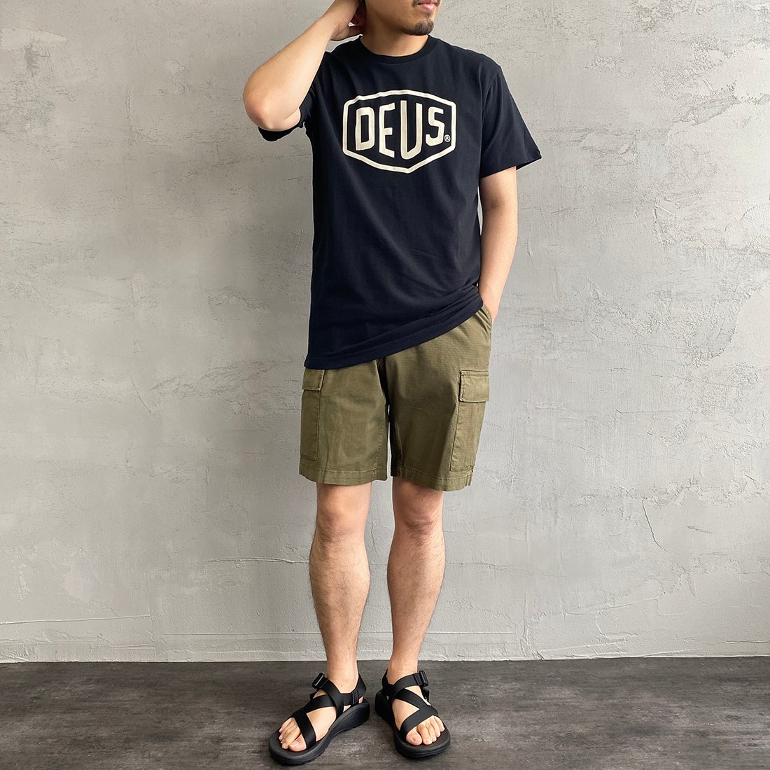 DEUS EX MACHINA [デウス エクス マキナ] SHIELD Tシャツ [T-DMW41808E] BLACK&&モデル身長：170cm 着用サイズ：M&&