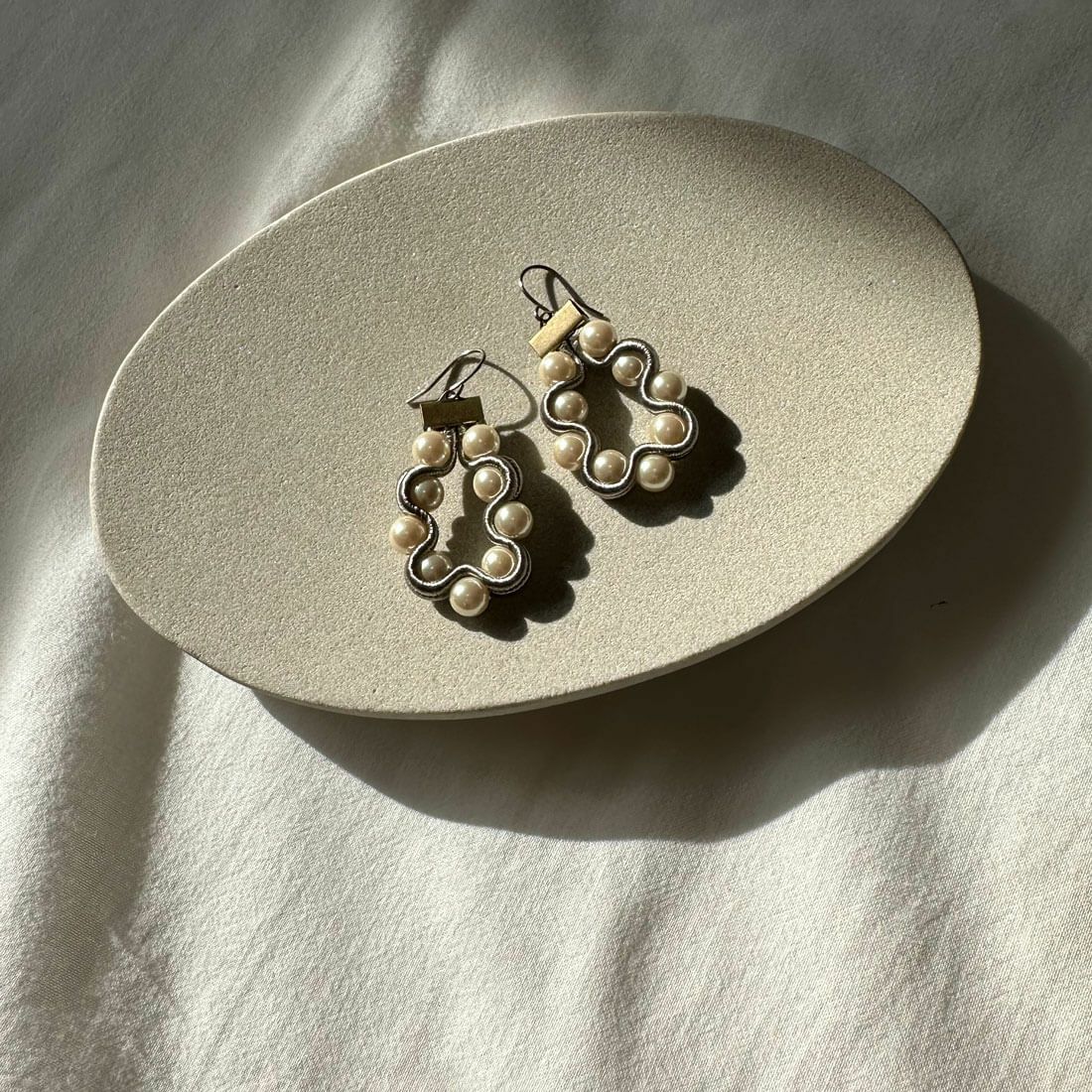 STELLA CIFFON [ステラシフォン] 樹脂パールラウンドピアス [AST-P71] 60 BEIGE