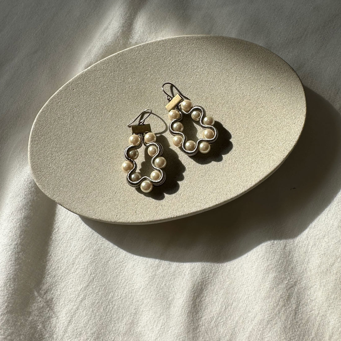 STELLA CIFFON [ステラシフォン] 樹脂パールラウンドピアス [AST-P71] 60 BEIGE