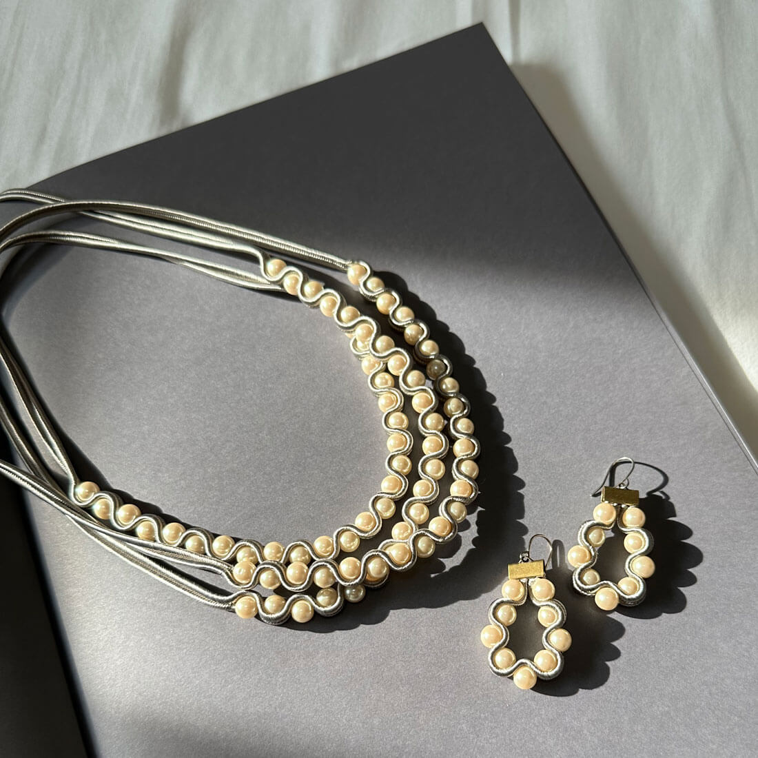 STELLA CIFFON [ステラシフォン] 3連ネックレス [AST-N81] 60 BEIGE